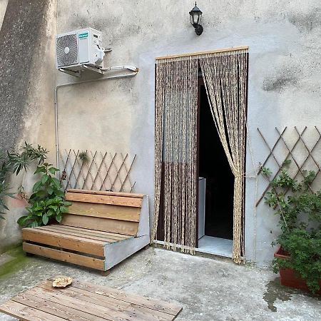 Al Vicolo Stretto Bed & Breakfast Santa Maria a Vico Exterior photo