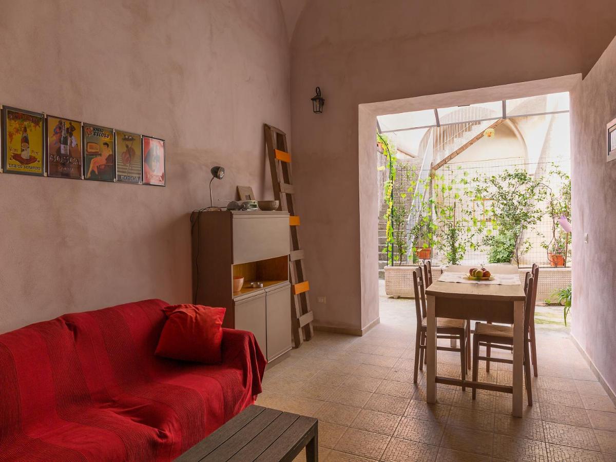 Al Vicolo Stretto Bed & Breakfast Santa Maria a Vico Exterior photo